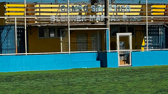 Magno Almeida solicita melhorias no campo sintético e na área da rodoviária municipal