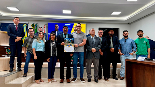 Câmara Municipal entrega Moções de Congratulação ao CREC por conquistas históricas e nova diretoria
