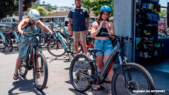 1º secretário Juvenal da Farmácia e profª Evair propõe regulamentação das bicicletas elétricas