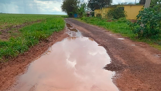 Vereador Ailton Martins solicita pavimentação asfáltica no acesso à Escola Cotrisa de Baús