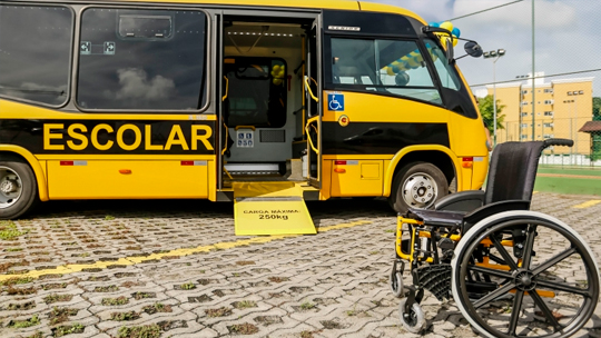 Primeiro-secretário Jovenaldo solicita emenda de R$ 600 mil para aquisição de ônibus escolar adaptado para a APAE